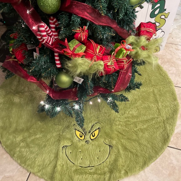 Dr. Seuss Holiday The Grinch Tree Skirt 48 Inches Poshmark